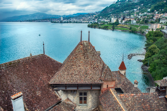 세계의 지붕 위를 걷다: 옥상 산책 & 하늘길 여행