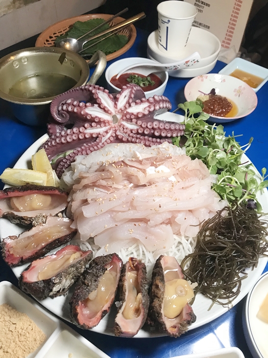 막회+돌멍게+돌문어