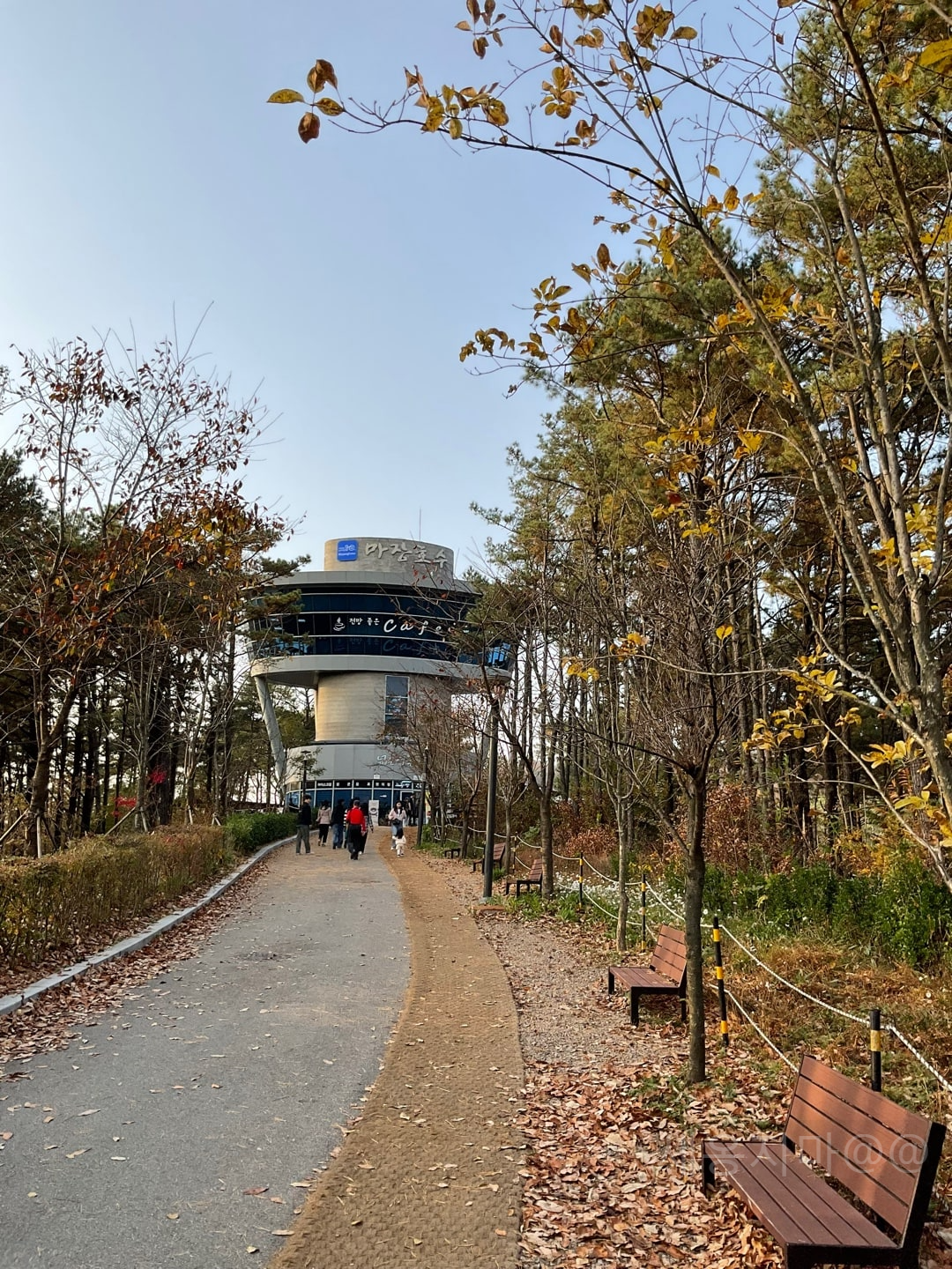 파주-가볼만한곳-전망-좋은-카페