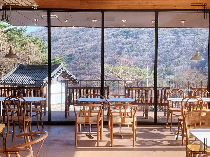 생방송오늘저녁 공주 계룡산 겨울 절경 사찰 개조 절 브런치 카페 대추차 & 자연 송이 버섯 떡국 맛집 추천