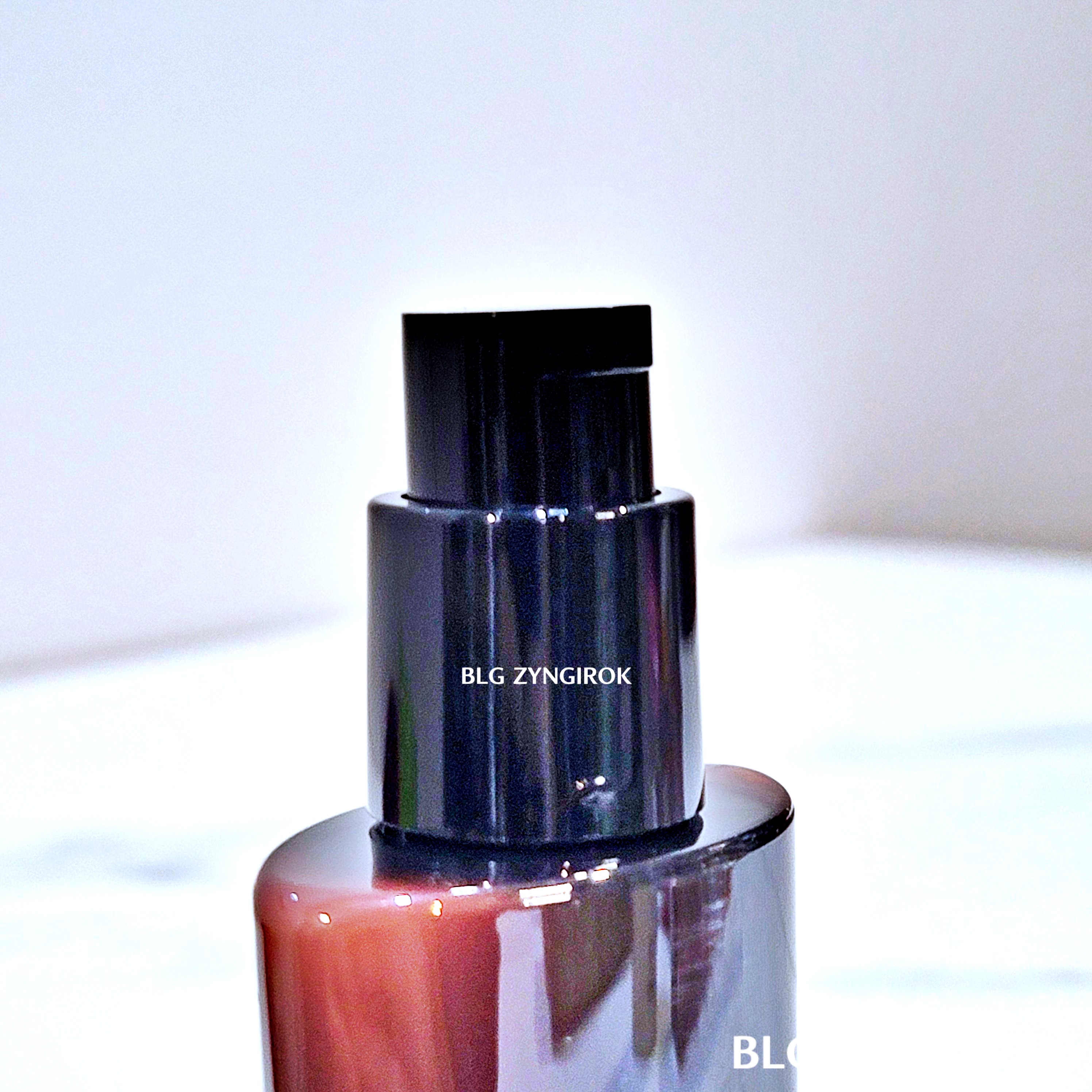 다이소 케라시스 바르는 토탈리커버리 앰플 세럼 펌프모습이다.