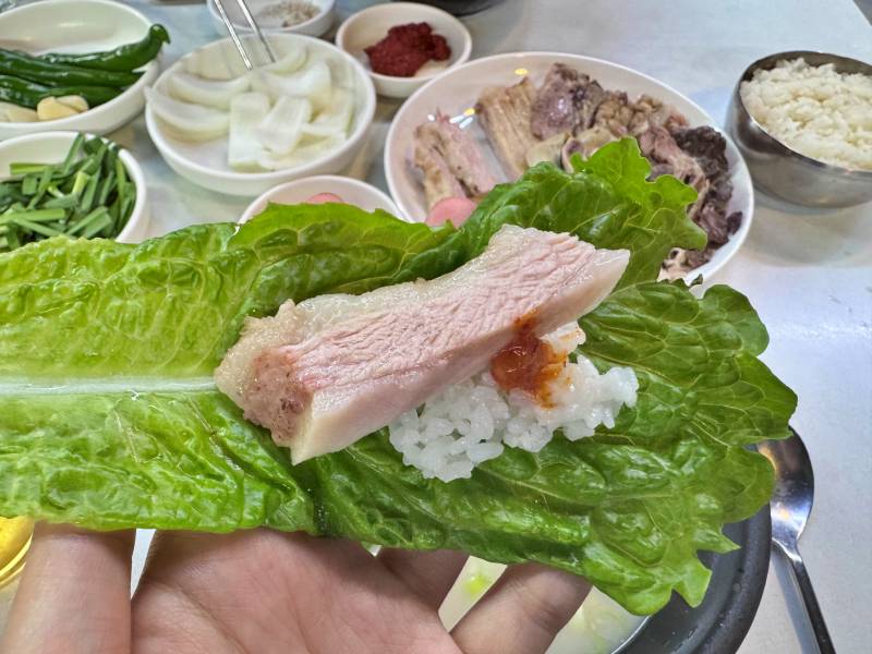 가야산 돼지국밥 수육