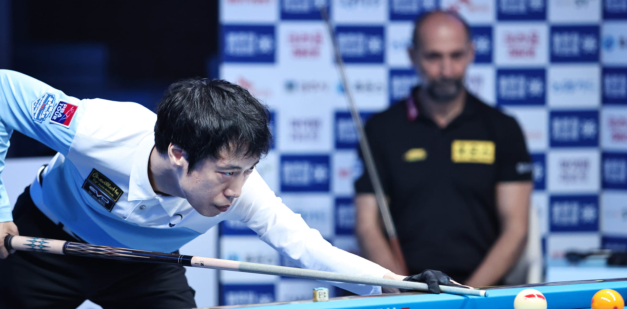 세미 세이기너와 4강 준결승전을 펼치고 있는 박인수 산수