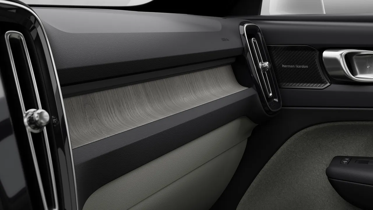 볼보 XC40 이미지