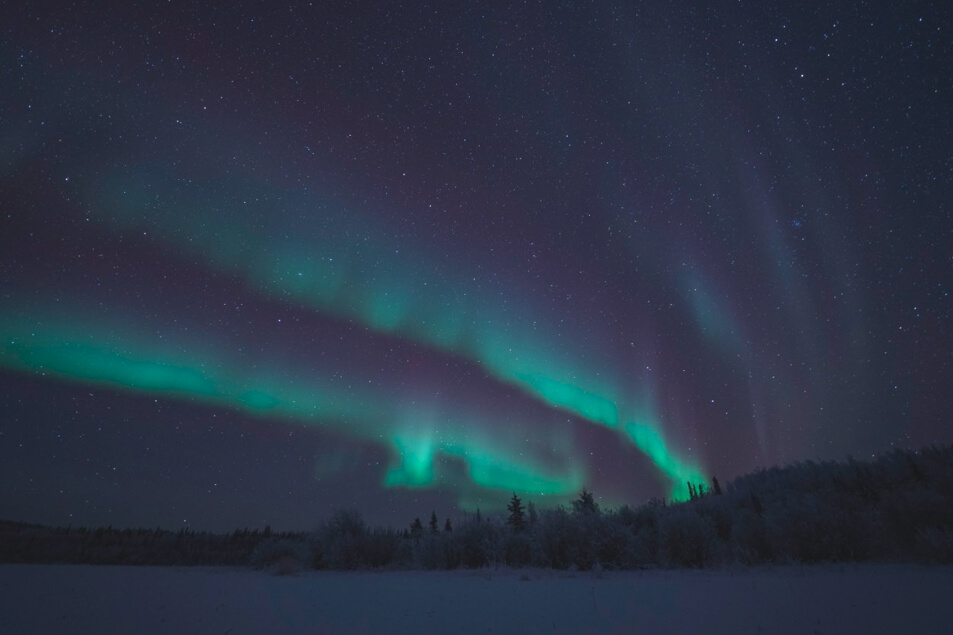 캐나다 옐로나이프 오로라 밤 사진