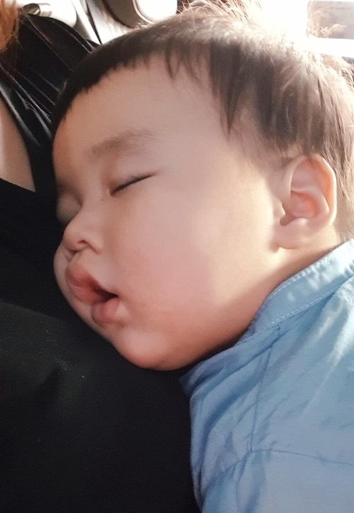 생후 10개월 영아 아기 아이 성장과 발달