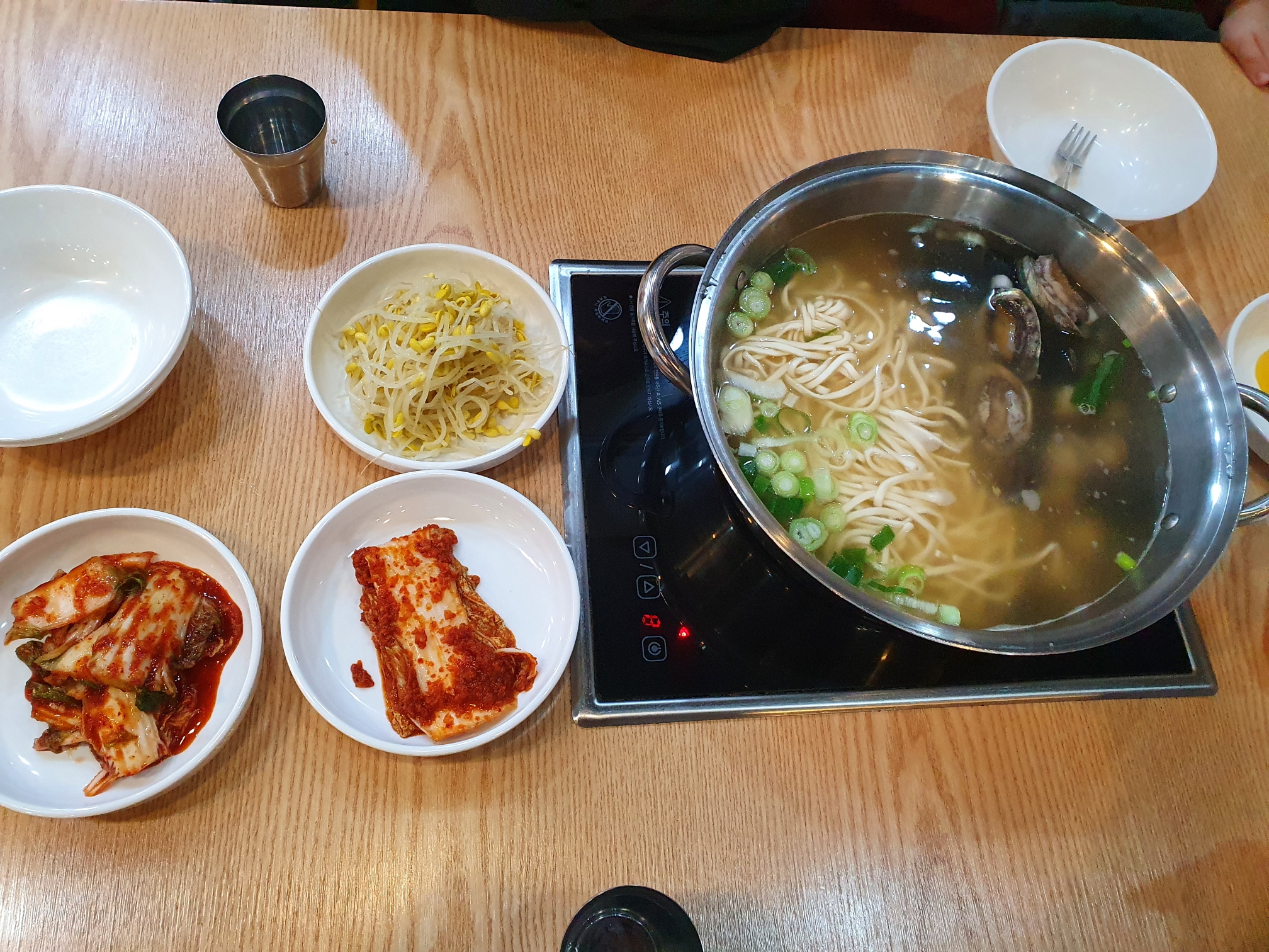 관저동 온천 물총 칼국수 2인분 먼저 도착