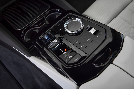 2024 BMW i5 내부디자인