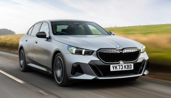 BMW 550E 플러그인 하이브리드 가격 제원 출시일 2025