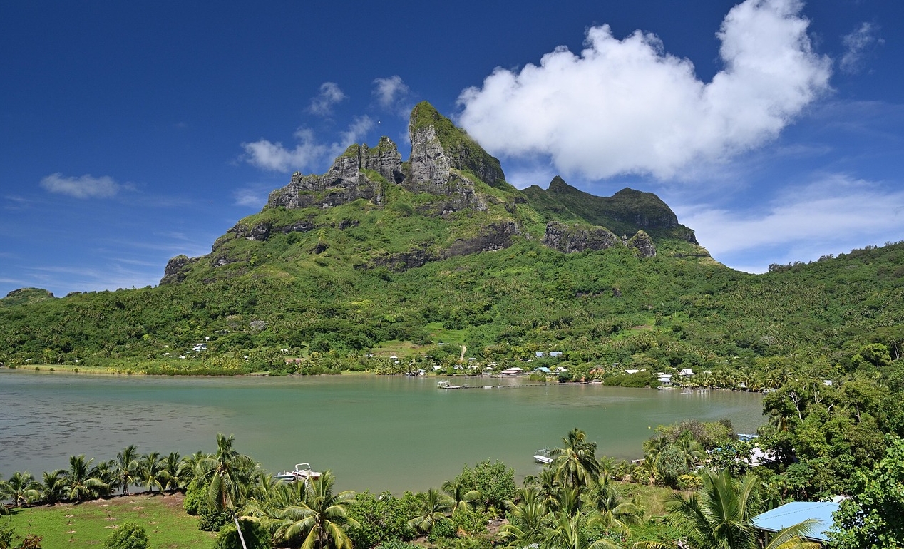 프렌치 폴리네시아 보라보라 오테마누 산