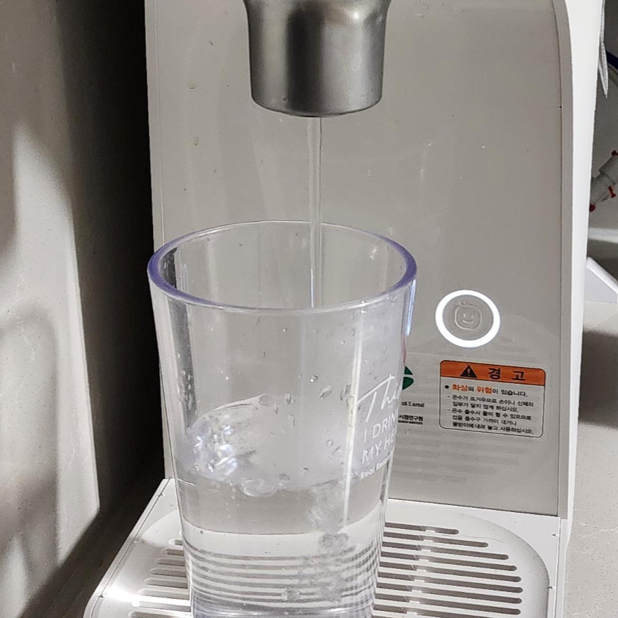 아침에 물 한 잔이 몸에 중요한 이유