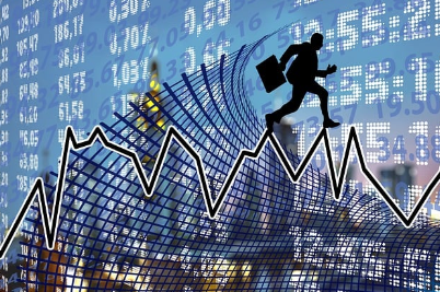 금리 인상과 2025년 경제위기의 상관관계: 주요 중앙은행의 금리 인상이 경제위기 초래에 미친 영향