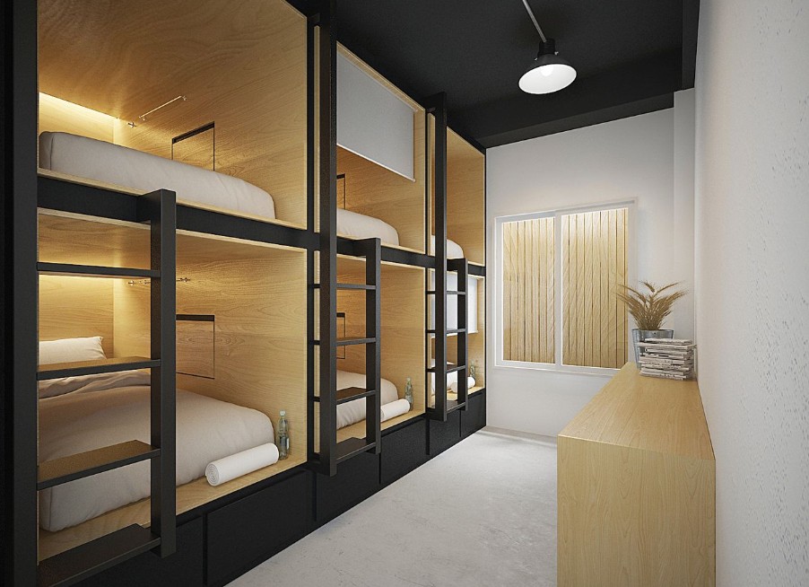 2층 구조의 게스트 하우스 내부 이미지
1층 3칸으로 캡슬 형태의 침대가 멋지다