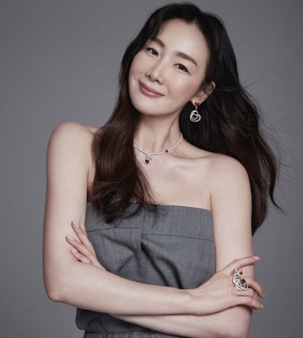 배우 최지우