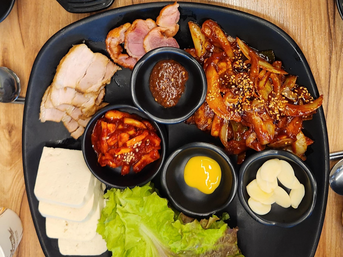 오늘손두부 정식과 제육직화 정식