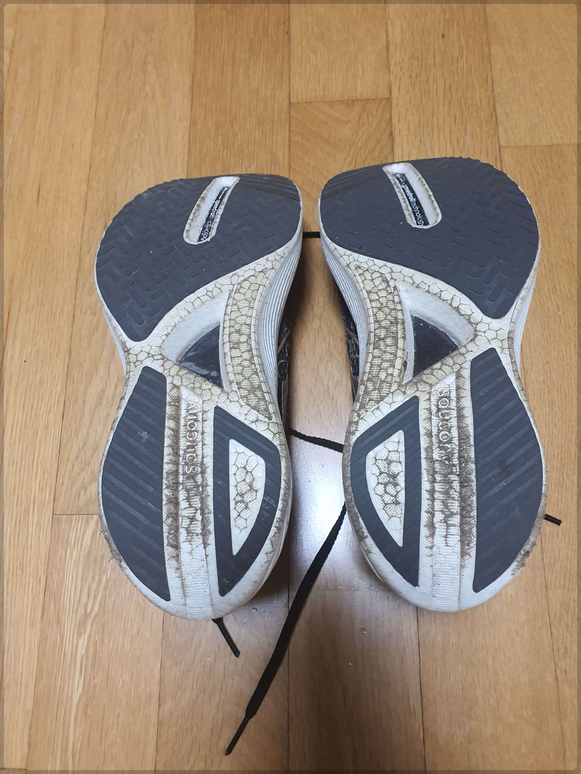 약 150Km이상 달린 신발(구매 3개월 후 찍은 사진)