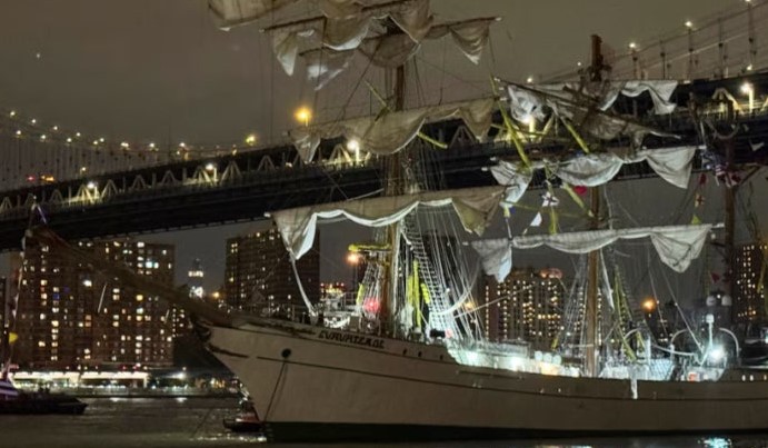 멕시코 해군 범선 브루클린브리지 충돌 사고 관련 사진