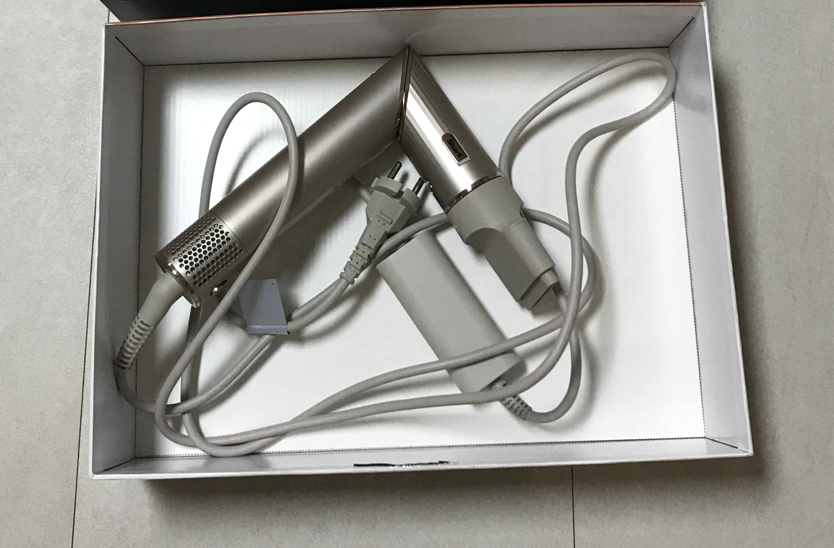 샤크 플렉스타일 접은 모습