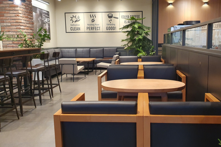 익산시 이디야 송학점 내부