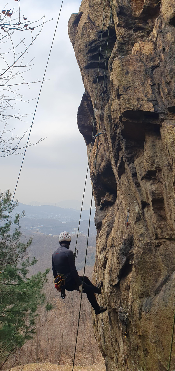 가학산 암장 상단부분 - 오버행