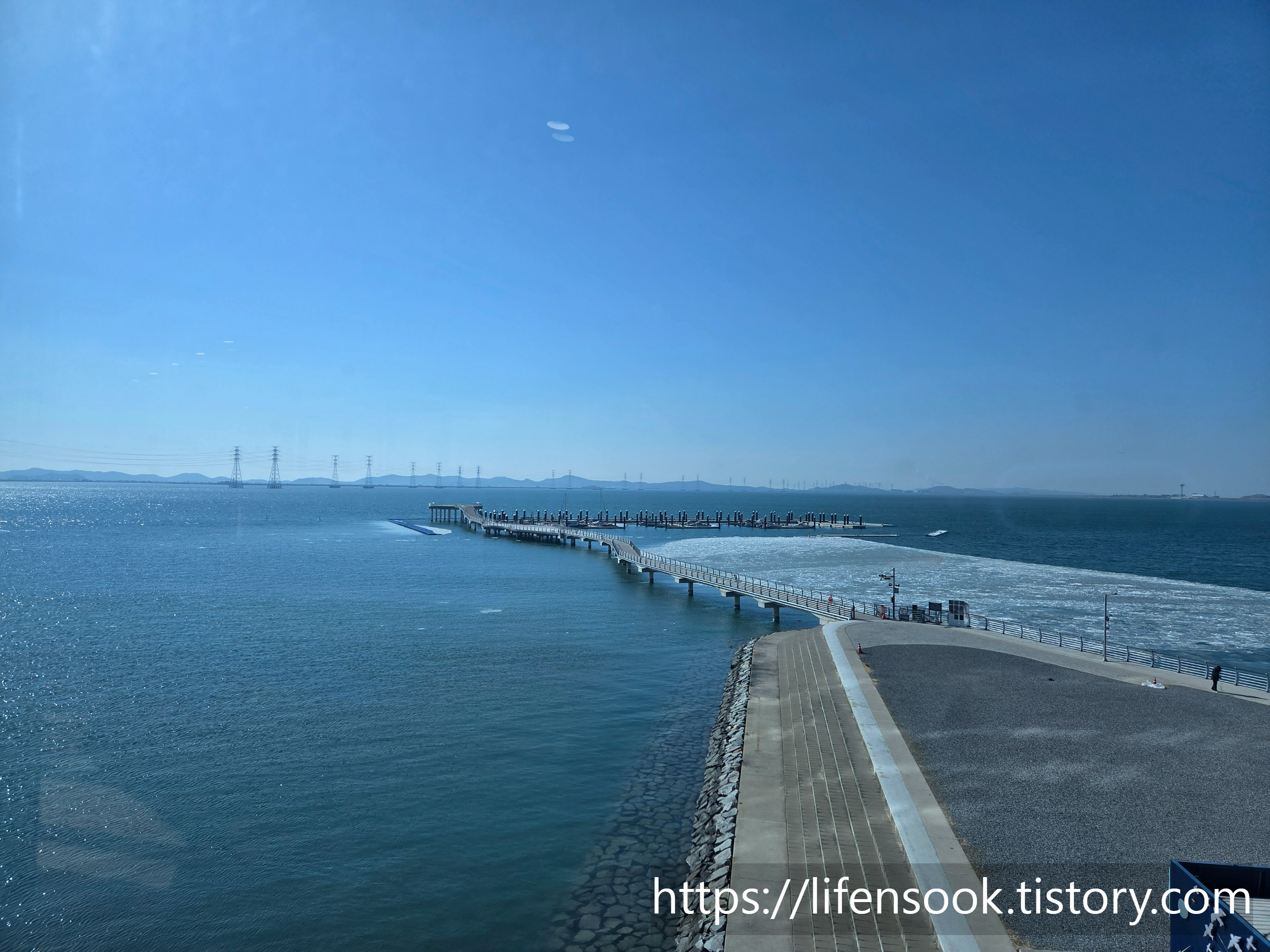 블루트렁크 오이도 거북섬점에서 바라본 바다