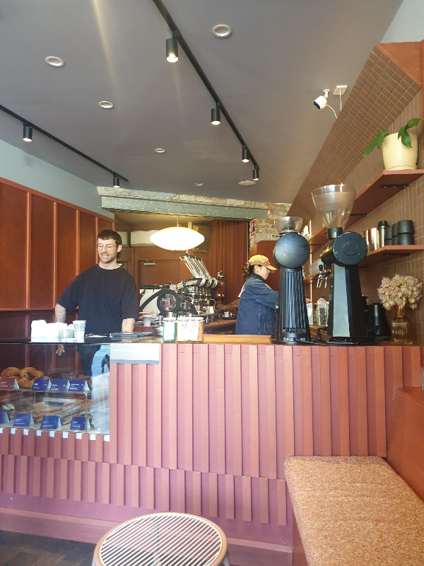 시드니 메카 커피(Mecca Coffee)에서 커피로 시작하는 하루_카페 내부