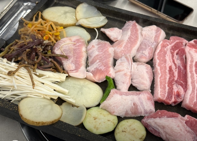 국내산-삼겹살-7,900원-제일정육식당