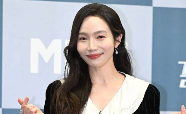 이민영 부친상 연인 안형조 