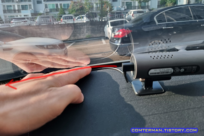 테슬라 모델3 하이랜드 후방 블랙박스 배선 뒷 선반