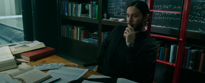 자신의연구에대해깊은고민에빠진남자주인공