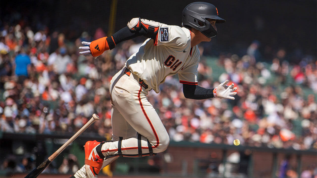 이정후, 양키 스타디움서 시즌 1호 홈런… ‘꿈의 구장’ 삼킨 괴물 타자