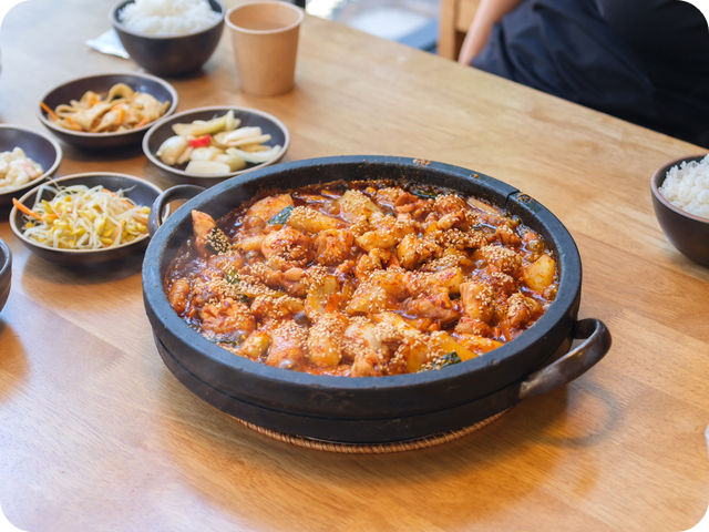 부산 광안리 돌닭 이미지 / 출처: 트립닷컴