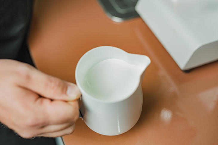 우유를 스팀하는 5단계