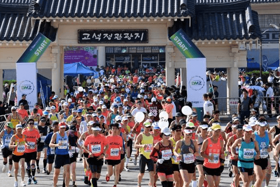 많은인파-마라톤-달리기하는사람들