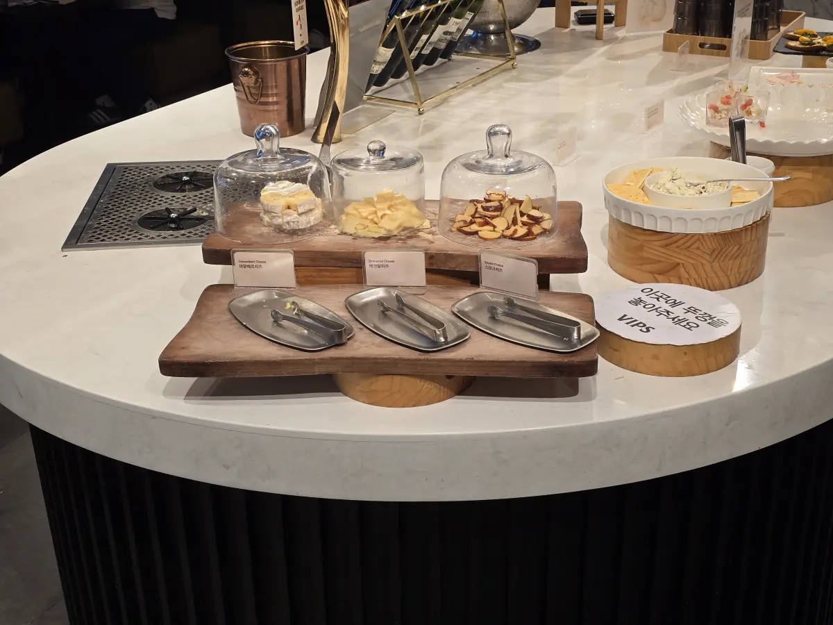 빕스 샐러드바 사진: 치즈3종세트