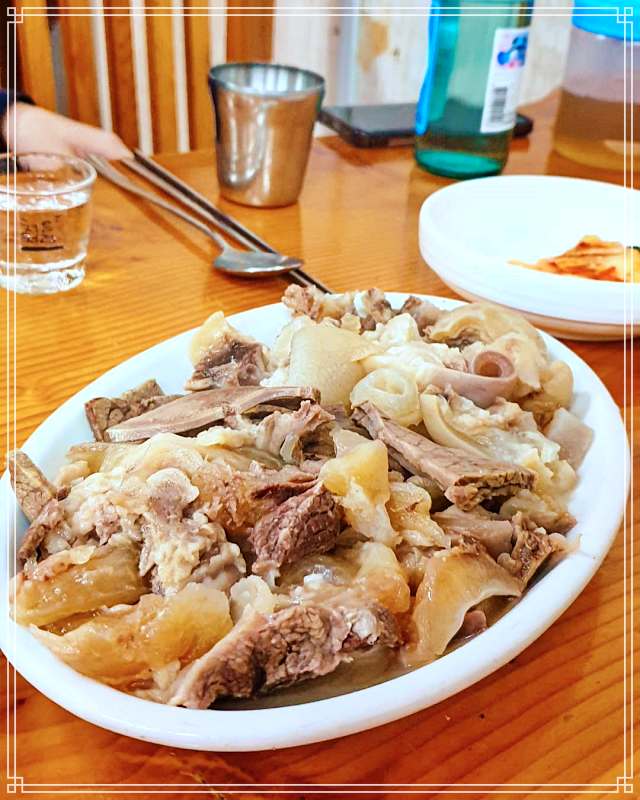 토요일은 밥이좋아 토밥좋아 인천 신포시장 스지탕, 날달걀 토핑 설렁탕 맛집