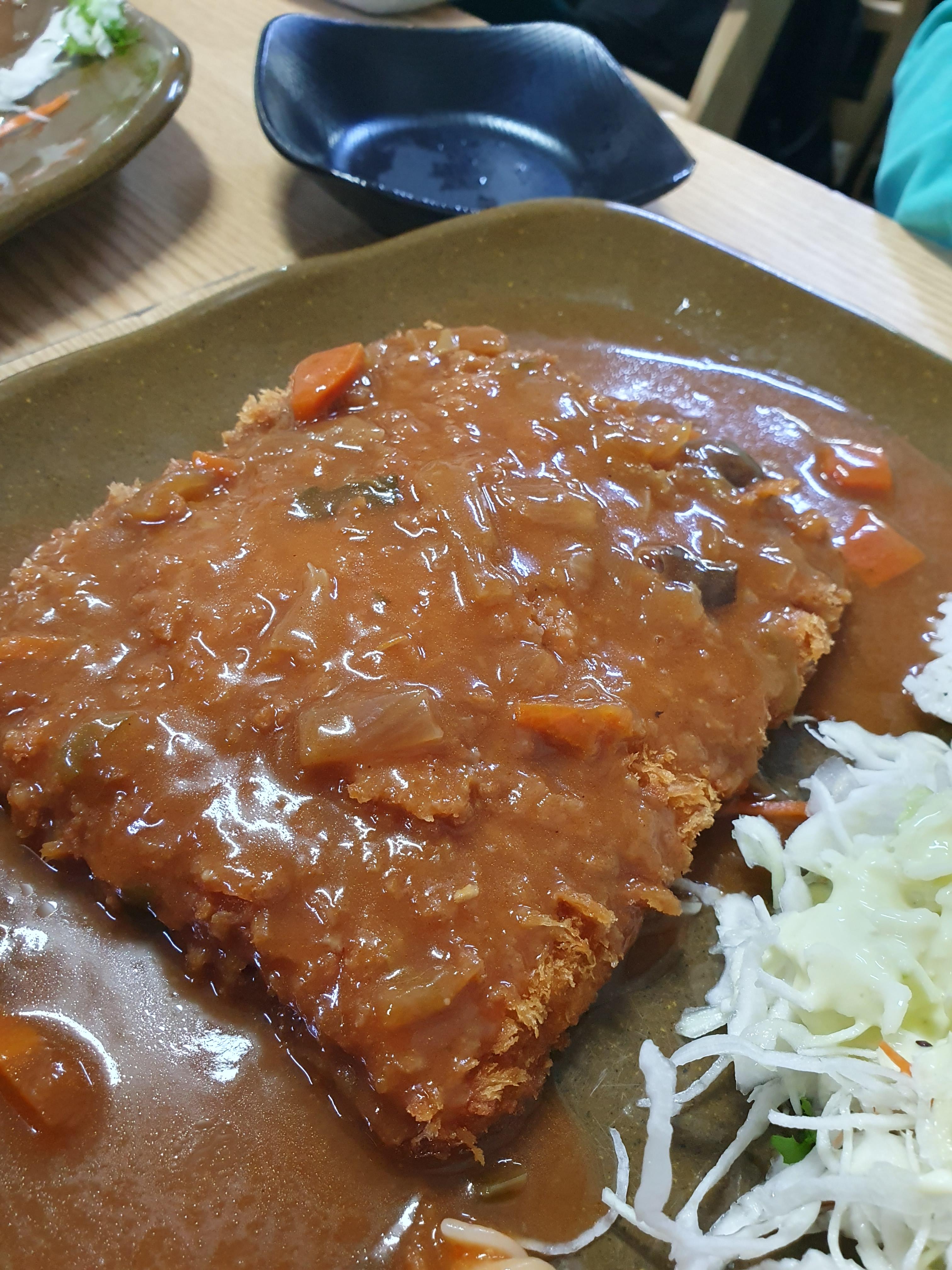 논산 반월소바 치즈돈까스 소스와 치즈가 정말 맛있다.