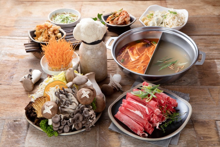 강동구 강동구청역 전설의 맛 무한 리필 홍탕 백탕 반반 샤브샤브 소고기 버섯전골, 버섯탕수육 맛집 추천