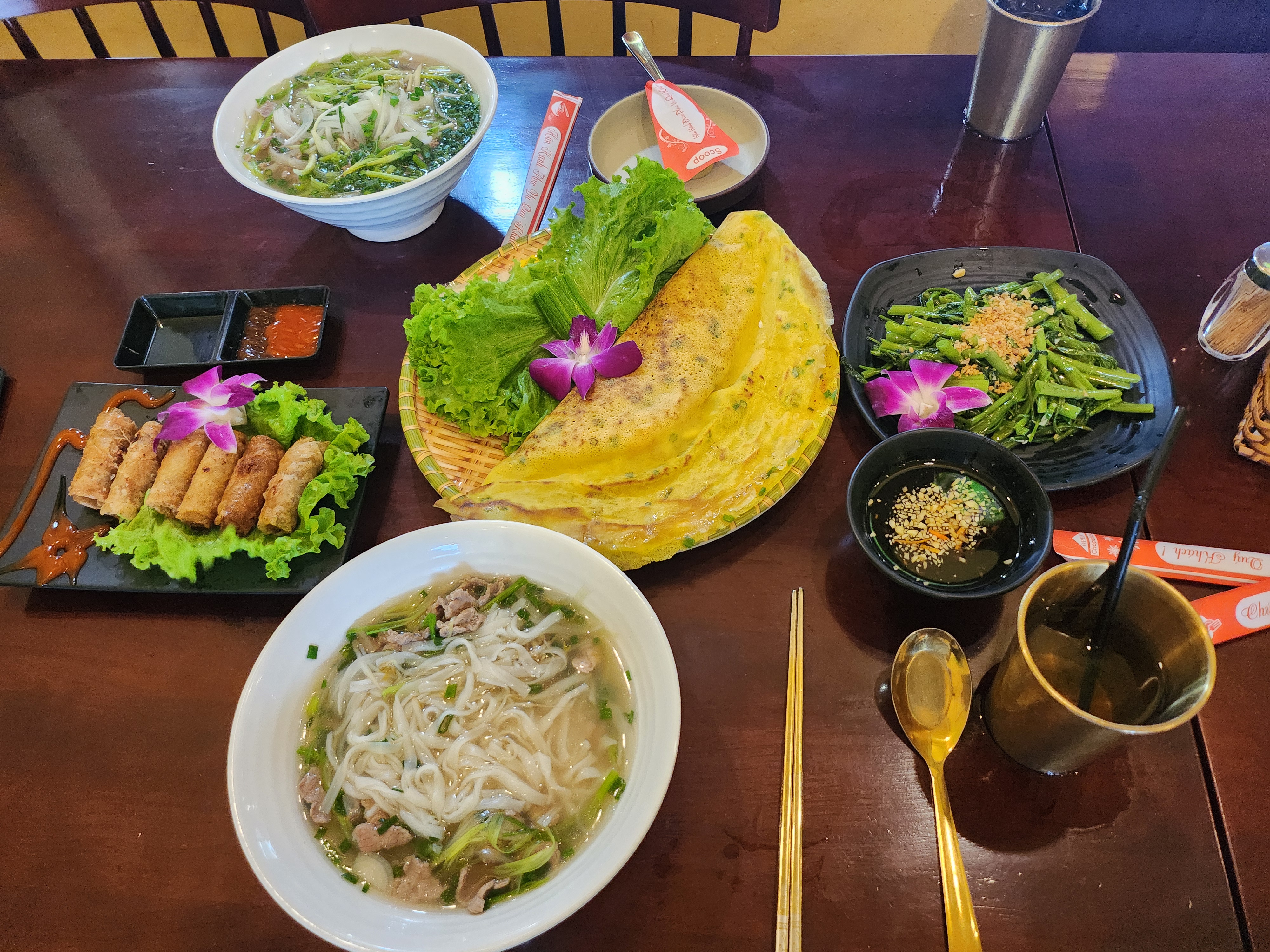 쌀베틈남 전통음식 쌀국수, 반쎄오, 모닝글로리