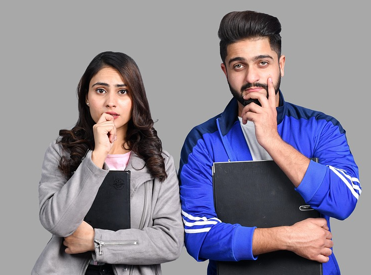 시험 출제하는 선생님들의 모습