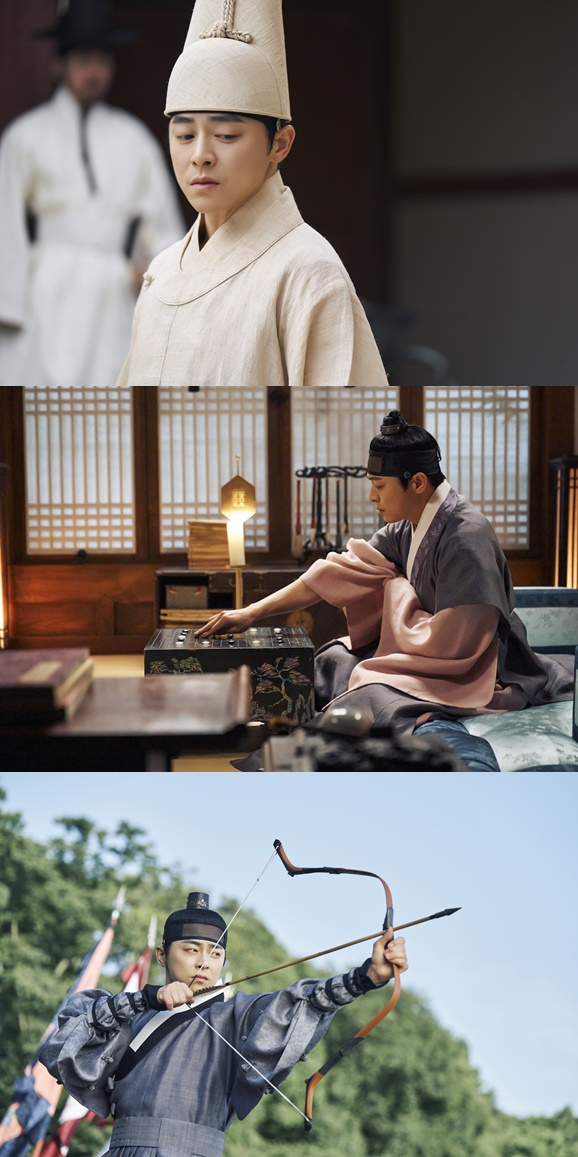 배우 조정석이 tvN 신작 &#39;세작: 매혹된 자들&#39;에서 카리스마 있는 왕 &#39;이인&#39; 역을 맡아 열연하고 있다. [사진=tvN &#39;세작&#44; 매혹된 자들&#39;]