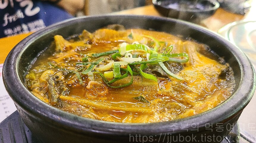 왕뼈-감자탕-안동국밥-맛