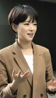 김묘성 기자 정치 성향 및 활동