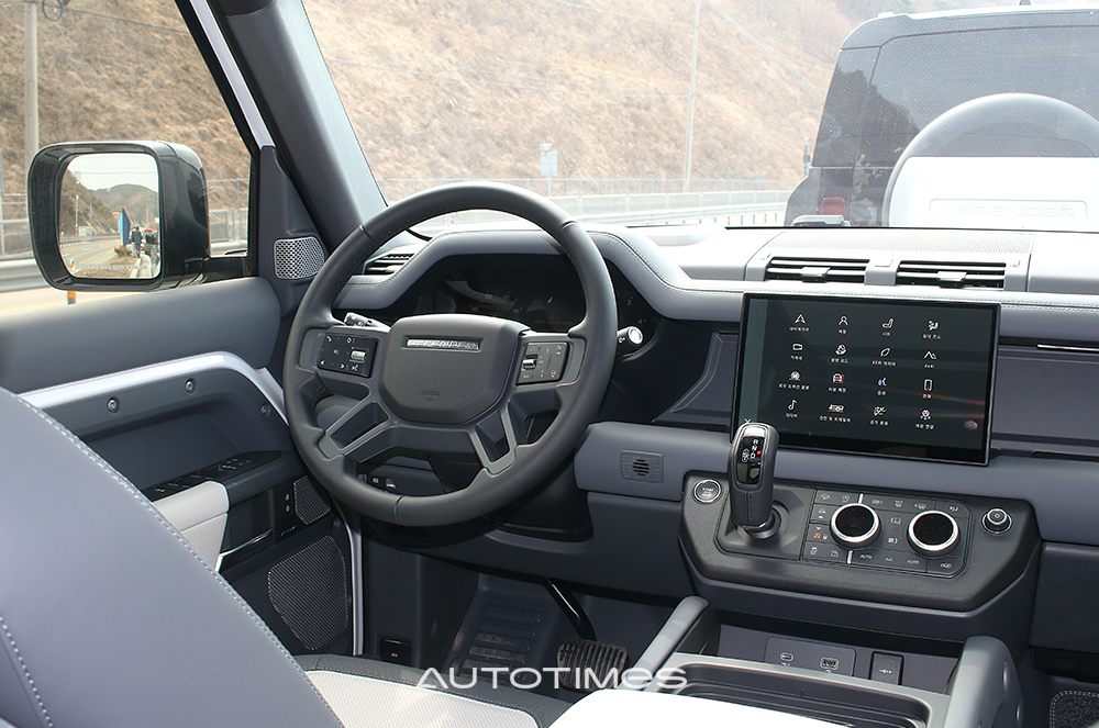 랜드로버 디펜더 130