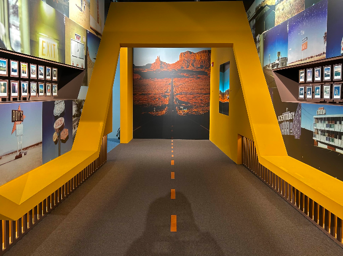 요시고 사진전 2 ON THE ROUTE 전시공간