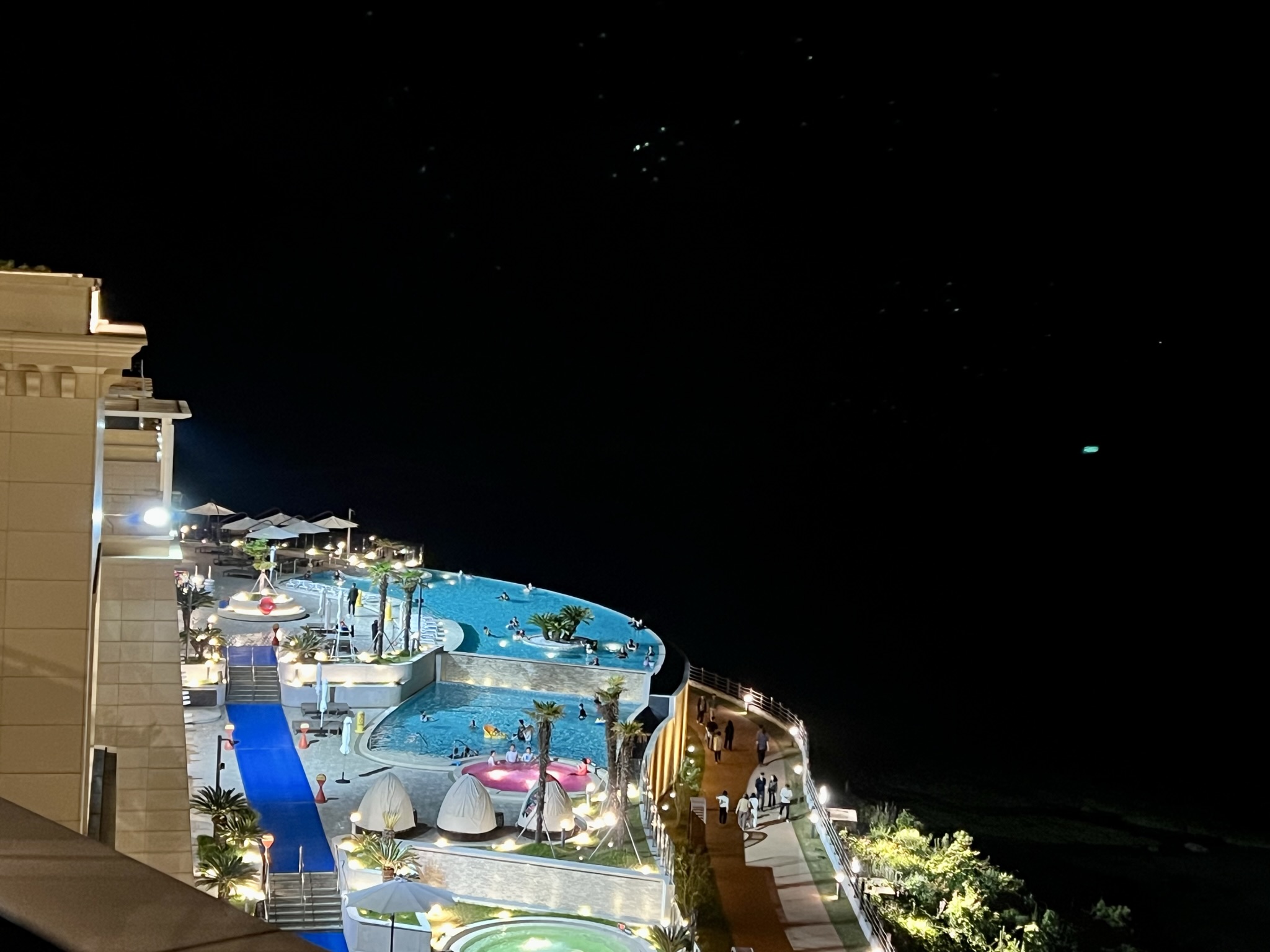 진도-진도쏠비치-수영장-저녁