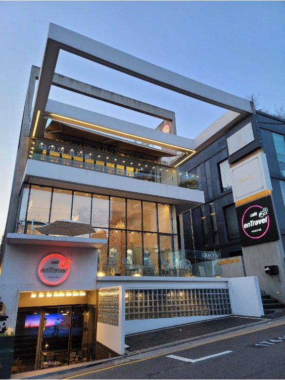 자청의 욕망의 북카페 강남