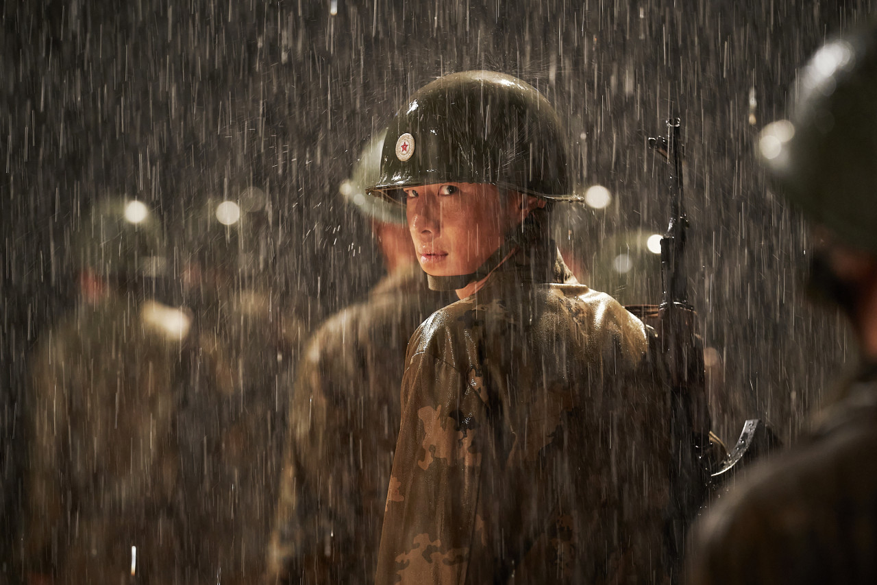 영화 탈주 관객수 손익분기점 삽입곡 러시아어 ott 정보 출연진 줄거리 결말 평점 후기