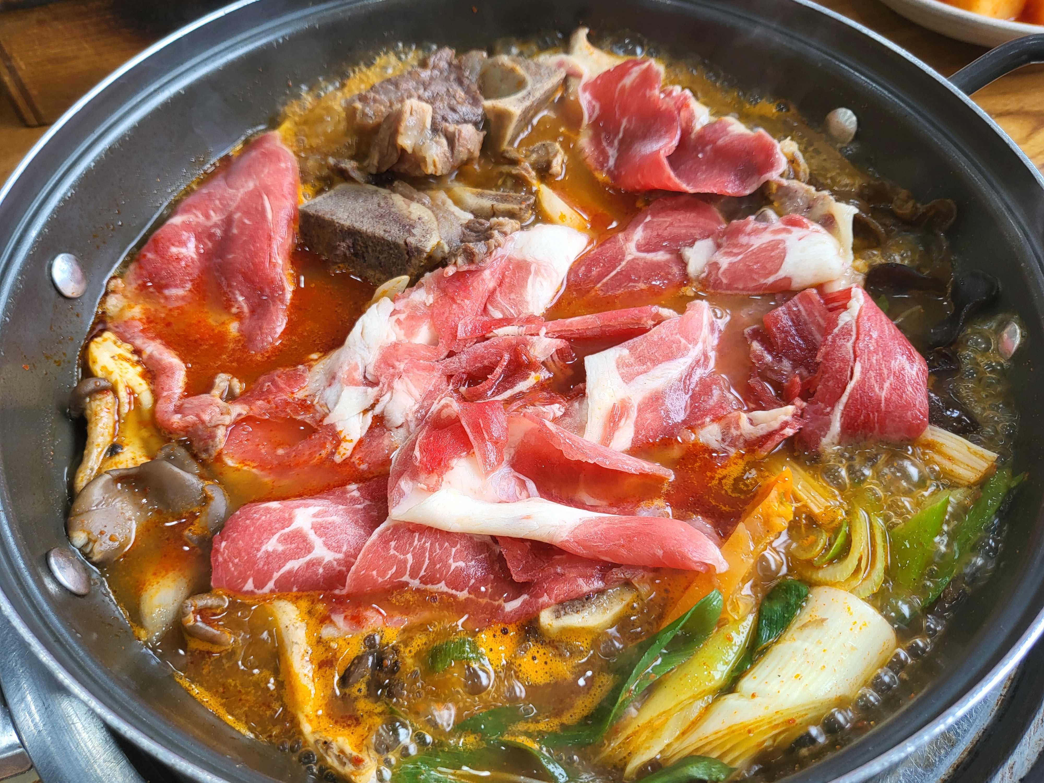 고기 투하