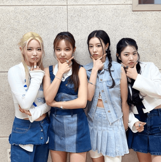 피프티 피프티 단체 사진